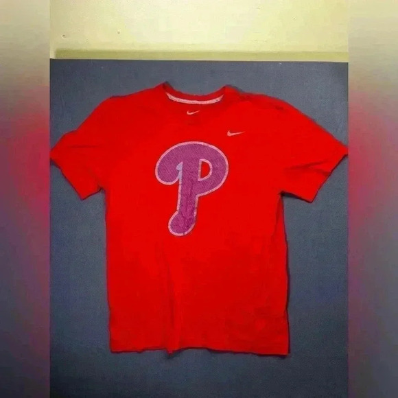 Philadelphia Phillies Nike Carbon Fiber look T-shirt Men’s M Red Blue 1047 - Picture 1 of 9